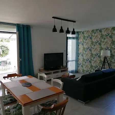 Сasa de vacaciones Maison Dans Quartier Calme *